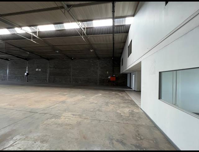 994M² WAREHOUSE TO LET IN KYA SANDS